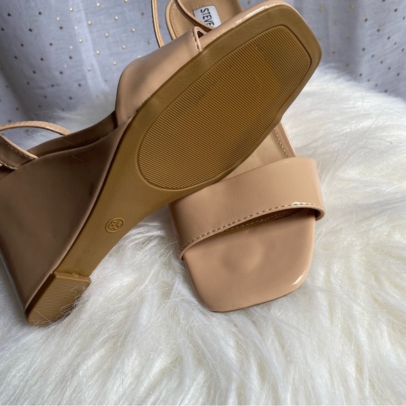 Steve Madden nude patent leather wedges - Picture 3 of 6